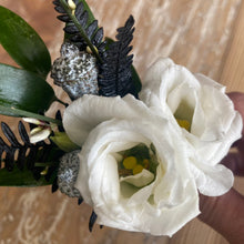 Load image into Gallery viewer, Modern Boutonnière